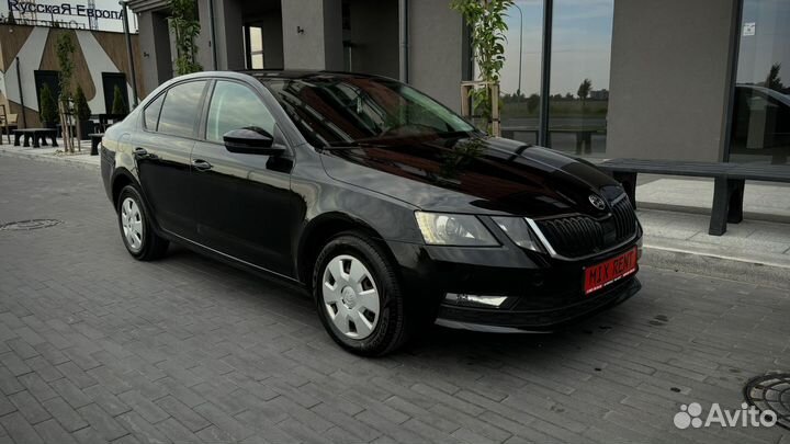 Аренда/прокат автомобиля Skoda Octavia АКПП