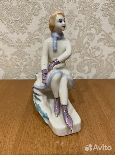 Фарфоровая статуэтка «Конькобежка (зкх Полонне)»