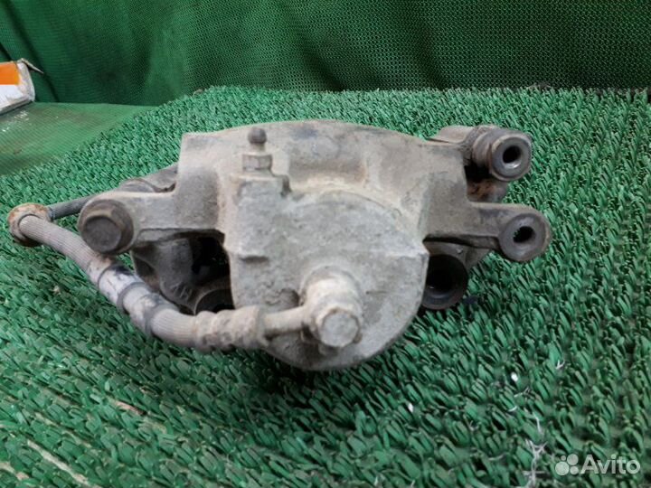 Суппорт передний левый Nissan Maxima A32 VQ20DE