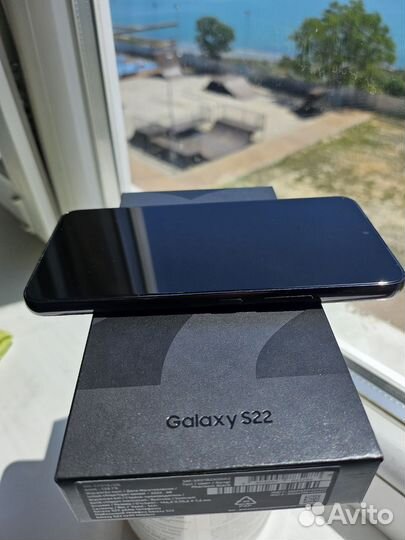 Samsung Galaxy S22, 8/128 ГБ