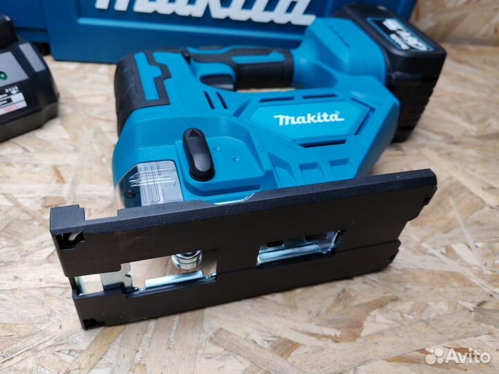 Новый аккумуляторы электролобзик 550Вт