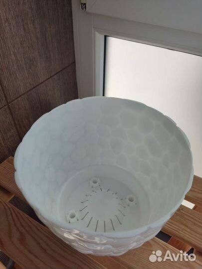 Горшок пластиковый белый d22 4,8 л