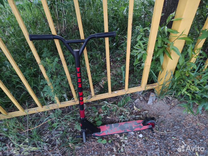 Трюковой самокат yezz wow всё написано