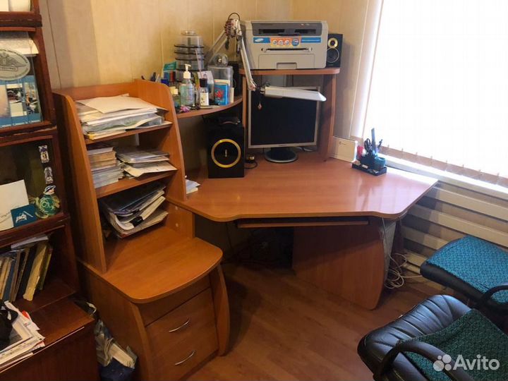 Стол угловой