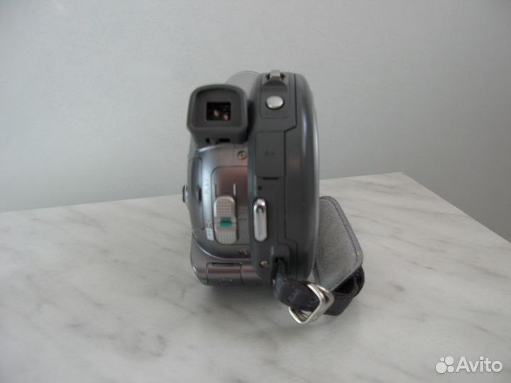 Видеокамера Canon DC10