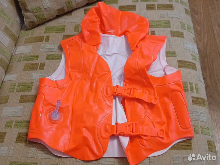 Спасательный жилет надувной