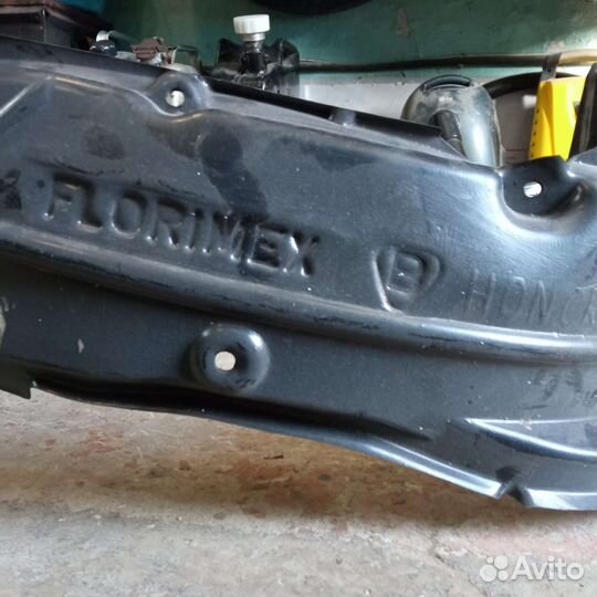 Подкрылок передний Honda сrv (правый и левый)