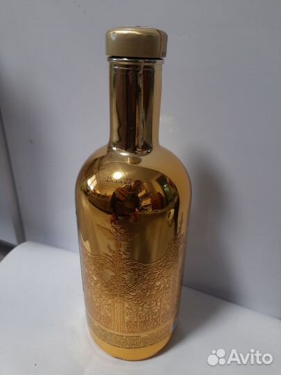 Бутылка с пробкой