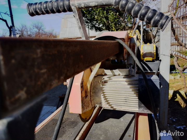 Плиткорез электрический водяной 1200 бу