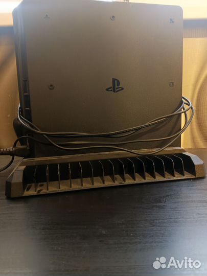 Игровая приставка ps4 slim 500