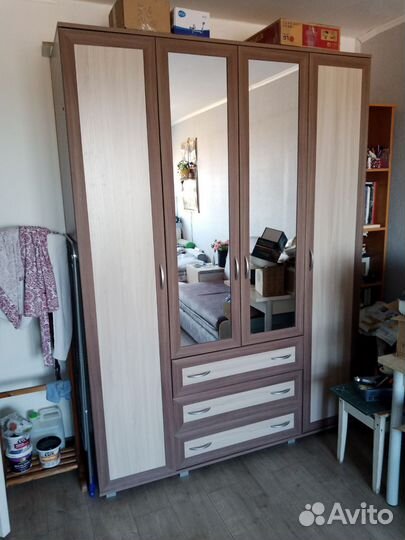 Шкаф 4 х створчатый
