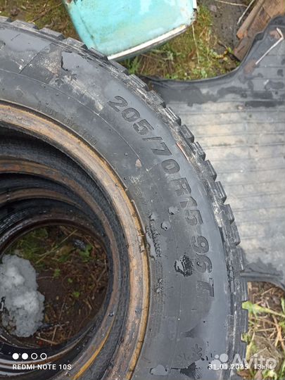 Kumho WinterCraft Ice WI31 205/70 R15 96T