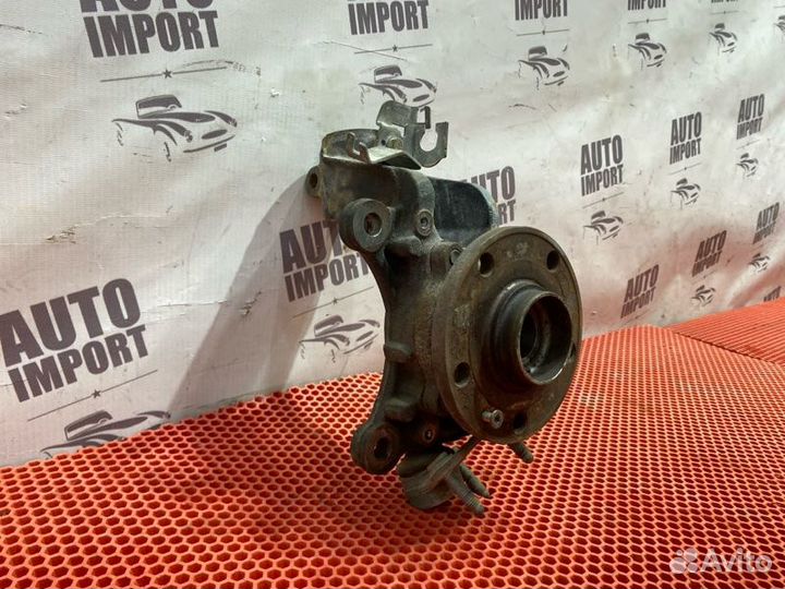 Кулак поворотный передний левый Volkswagen Tiguan