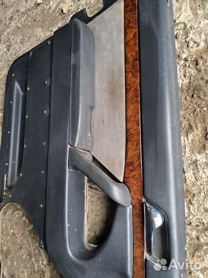 Обшивка двери передний левый Mercedes W140