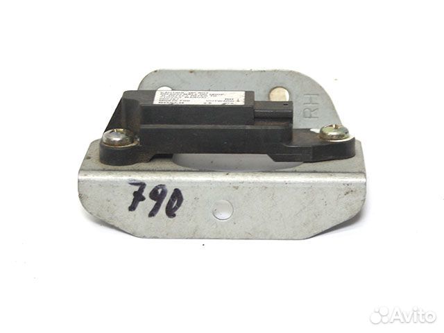 Датчик удара правый Mitsubishi Carisma