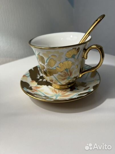 Чайная пара известной Sakura Gold