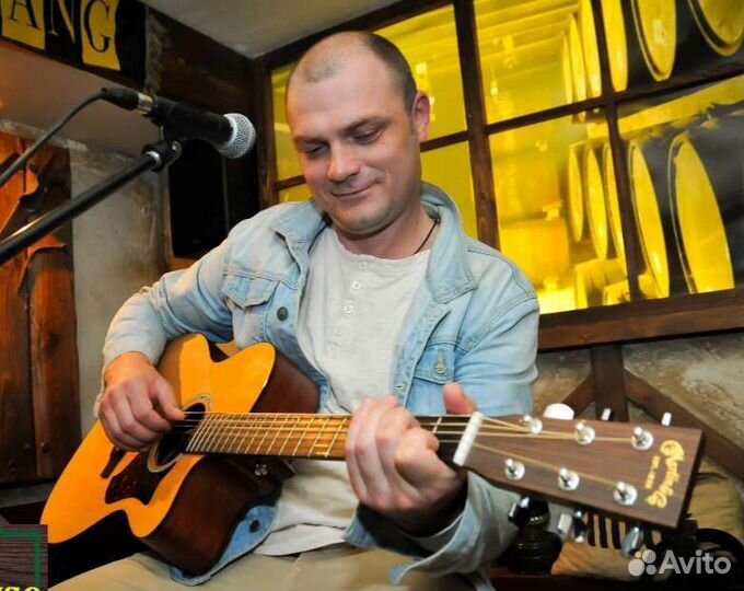 Песни под гитару и группой