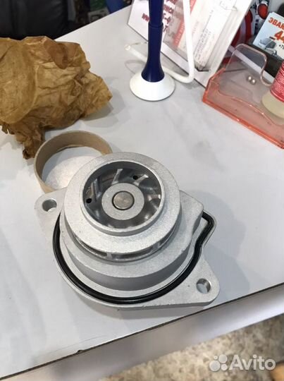 Насос водяной помпа golf 4 1.4