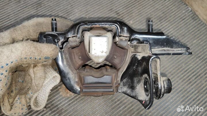 Подушка двигателя volkswagen polo