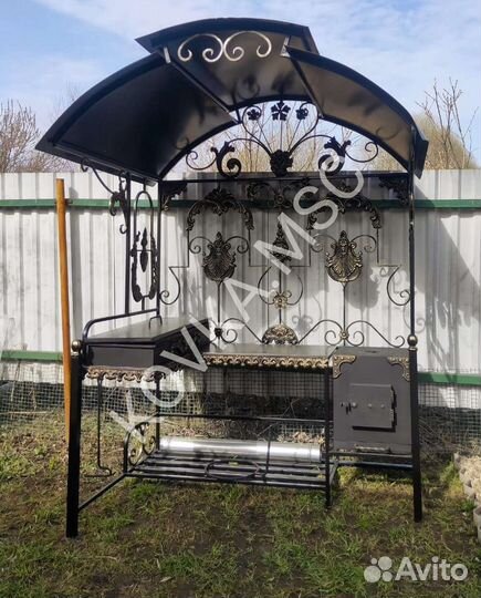 Мангал с крышей