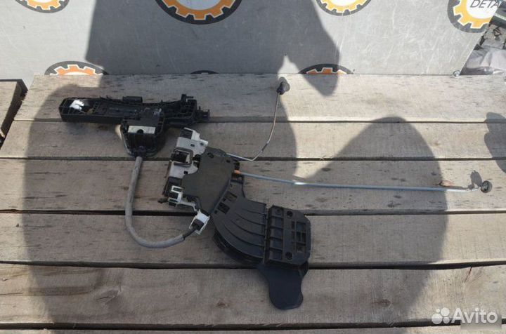 Замок двери задний левый Mercedes-Benz Gl-Class