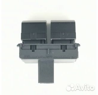 Кнопки стеклоподъемника на Skoda Octavia A7