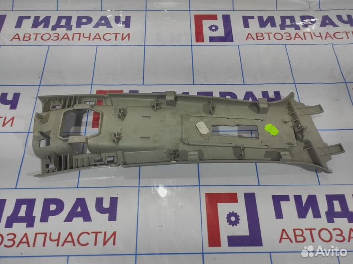 Обшивка стойки средней верхней левая Renault Kaptur 769147820R