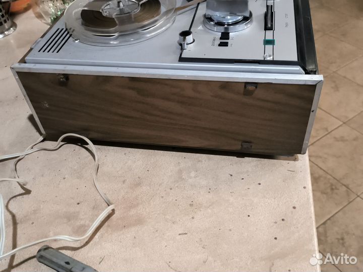 Катушечный магнитофон Астра модель 207