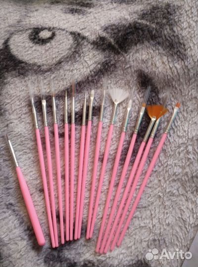 Кисти для маникюра