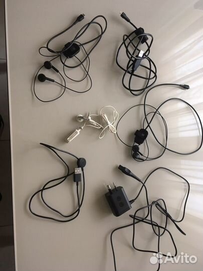 Микронаушники. Аксессуары для мобильных телефонов