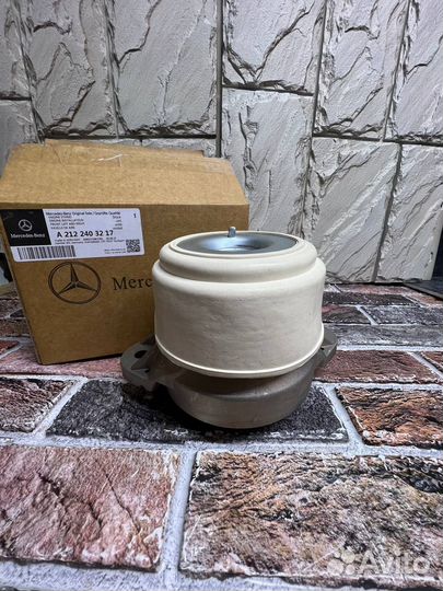 A2122403217 Mercedes подушка двигателя E212 E218