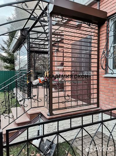 Прозрачные рольставни из поликарбоната