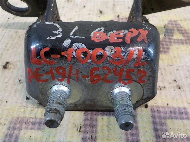 Петля двери задней левой верхняя Toyota Land Crui