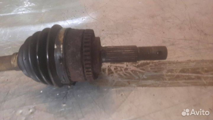 Полуось левая Nissan Almera N16 2000 39101BM580