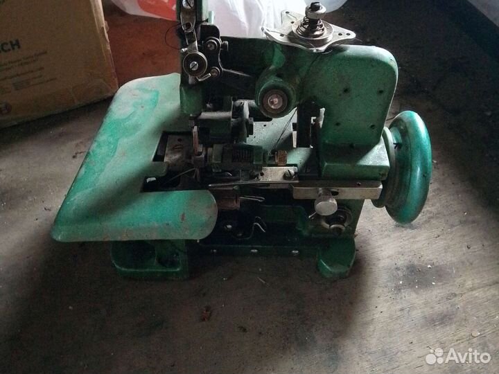 Швейная машинка оверлок бу