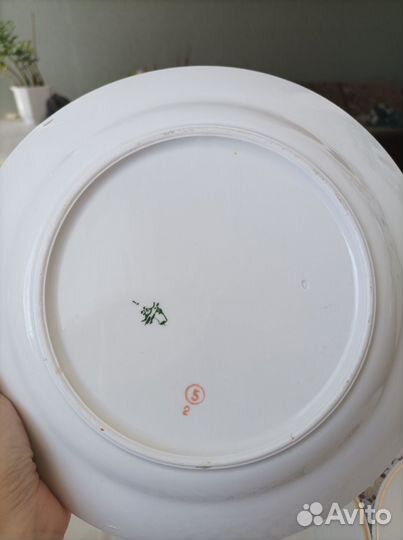 Тарелки с цветочным орнаментом