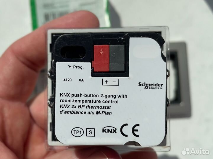Терморегулятор Schneider Electric KNX MTN6212-0460