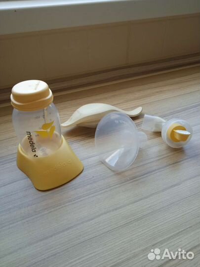 Молокоотсос medela ручной
