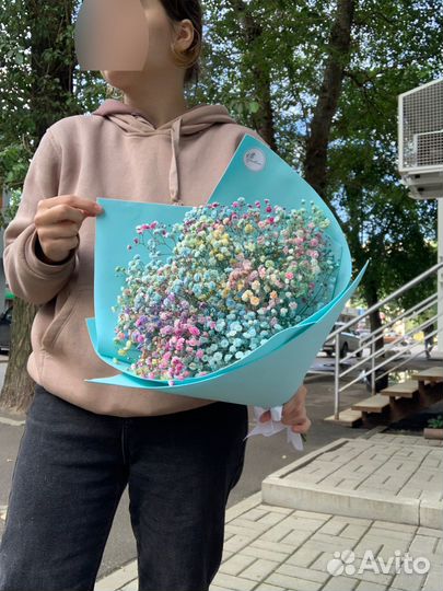 Букет комплимент из радужной гипсофилы