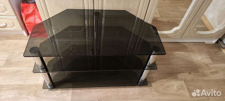 Стеклянная тумба