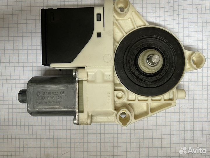 Моторчик стеклоподъемника Renault Fluence 2010-201