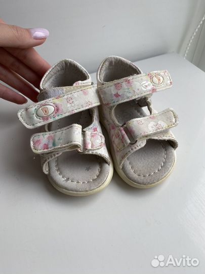 Сандалии для девочки