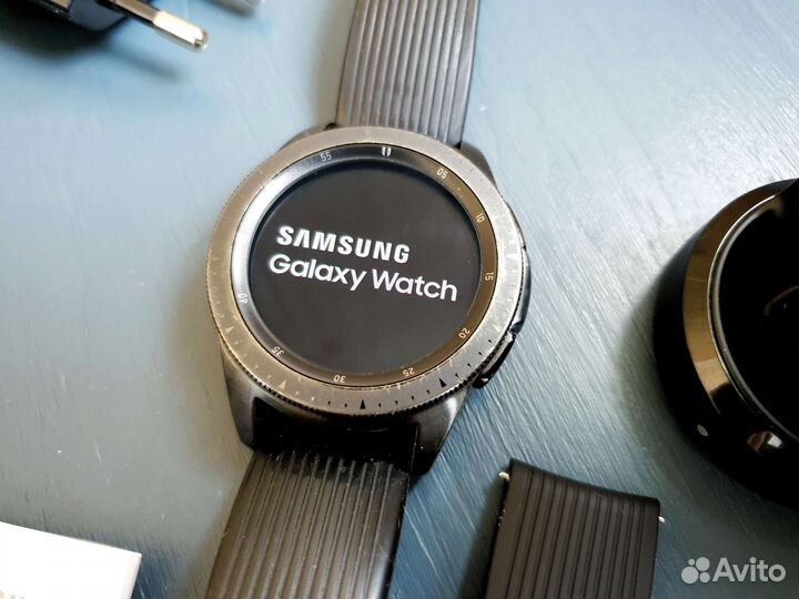 Смарт часы Samsung Galaxy Watch 42