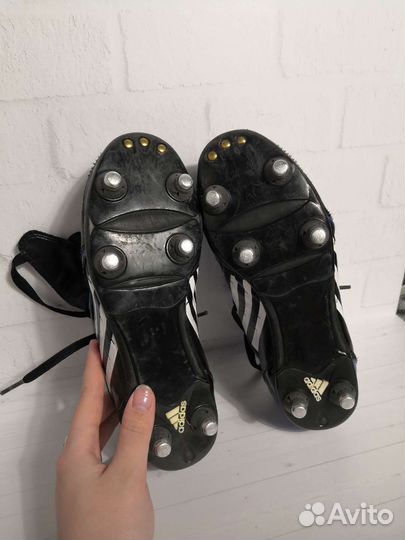 Футбольные бутсы adidas