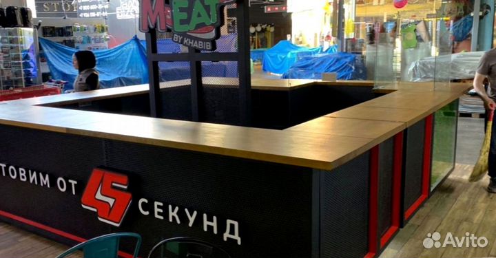 Витрина для торгового центра