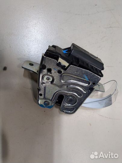 Замок багажника Mercedes B W246