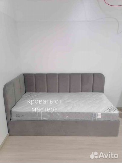 Кровать детская с мягкой спинкой