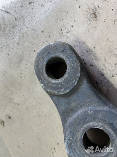 Сошка рулевая самосвал мерседес