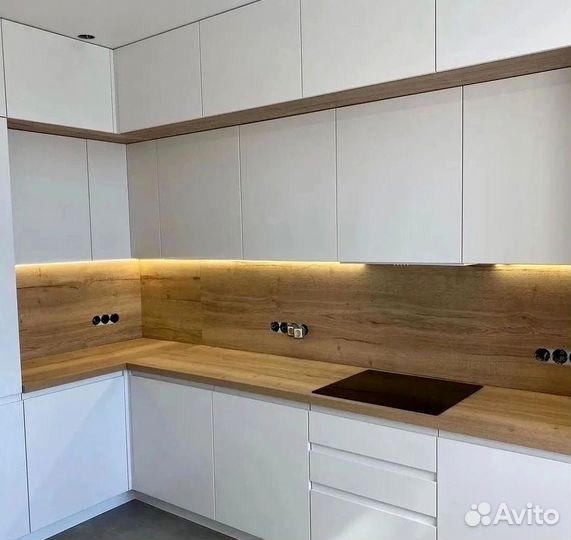 Кухня в потолок на заказ