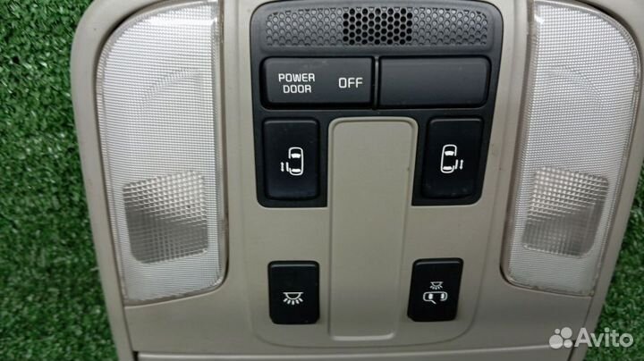 Плафон освещения салона Kia Carnival